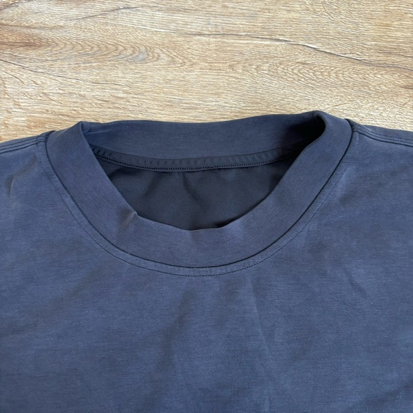 Lululemon Black Softstreme Perfectly Oversized Cropped Crew Size 8 EUC - Picture 5 of 10